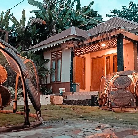 Lontart Guesthouse Nggorang Экстерьер фото