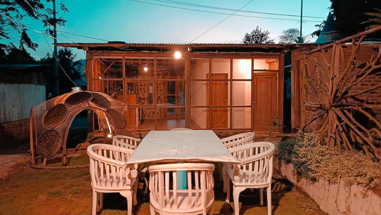 Lontart Guesthouse Nggorang Экстерьер фото